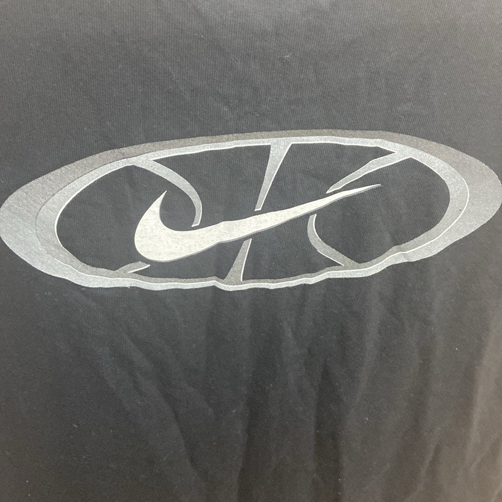 Vintage 90’s Nike Men's Black No Sleeves Basketball Shirt